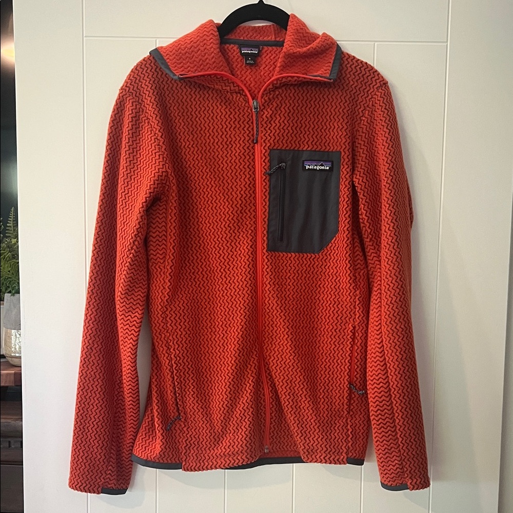 Patagonia Textured Orange Jacket with Gray Pocket size Small